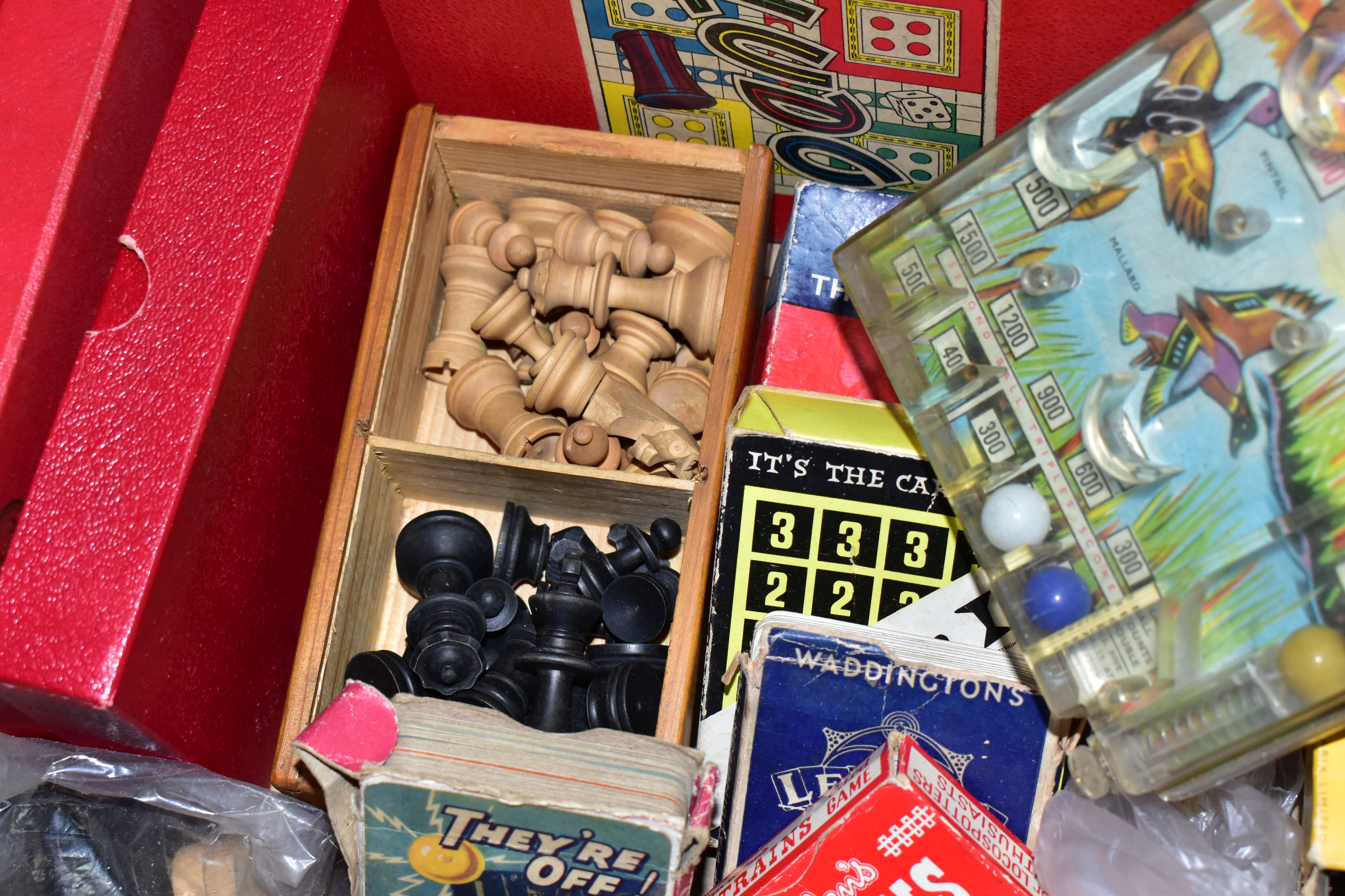 A QUANTITY OF ASSORTED VINTAGE TOYS, GAMES AND PUZZLES ETC., to include Waddington's Ideal Home Kit, - Image 6 of 8