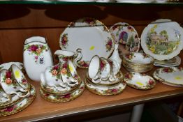 A ROYAL ALBERT 'OLD COUNTRY ROSES' PATTERN TEA SET, comprising a square form vase, height 17cm, cake