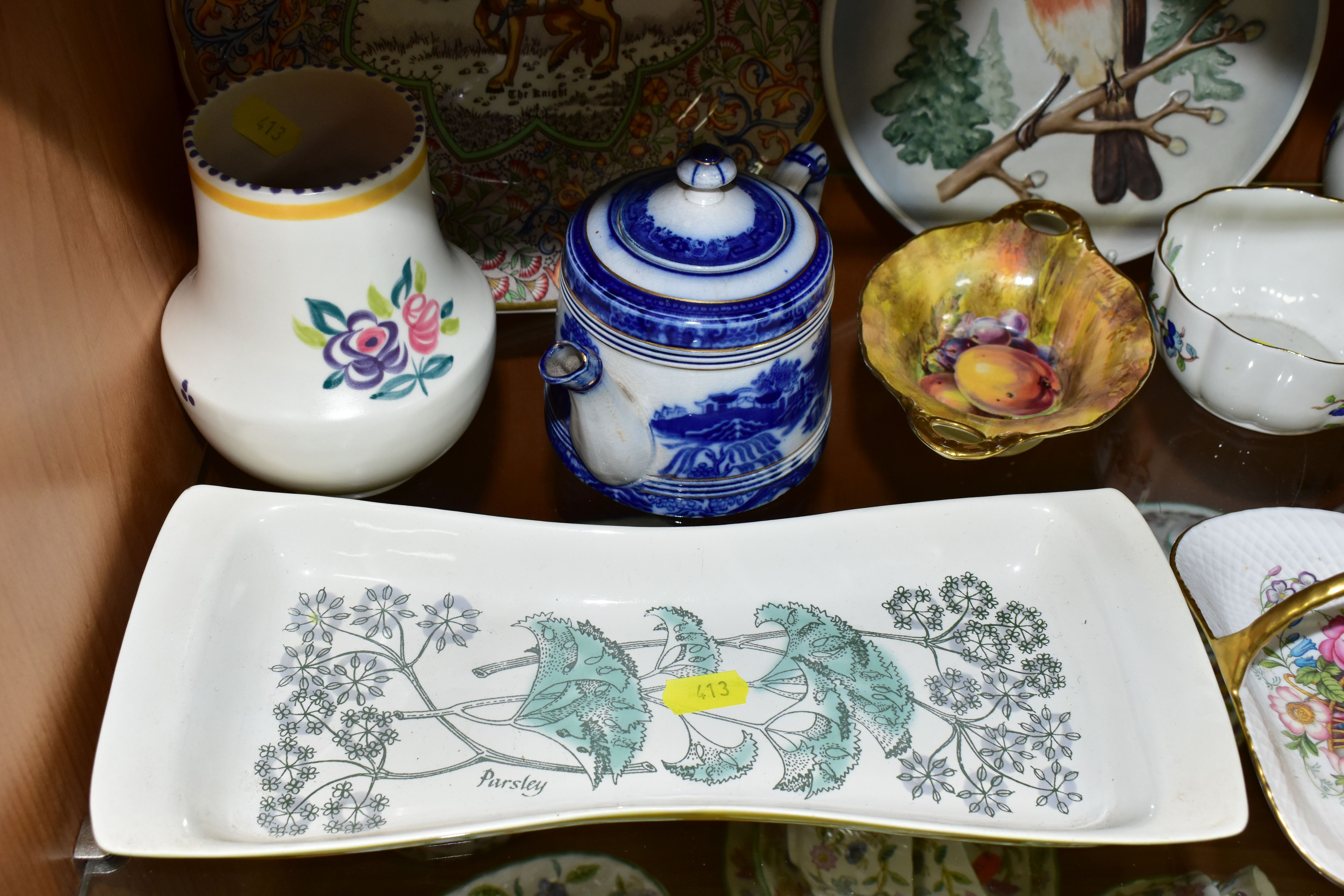 A COLLECTION OF ASSORTED CERAMICS, comprising a mid-century Poole Pottery 'Parsley' tray, two - Image 9 of 11