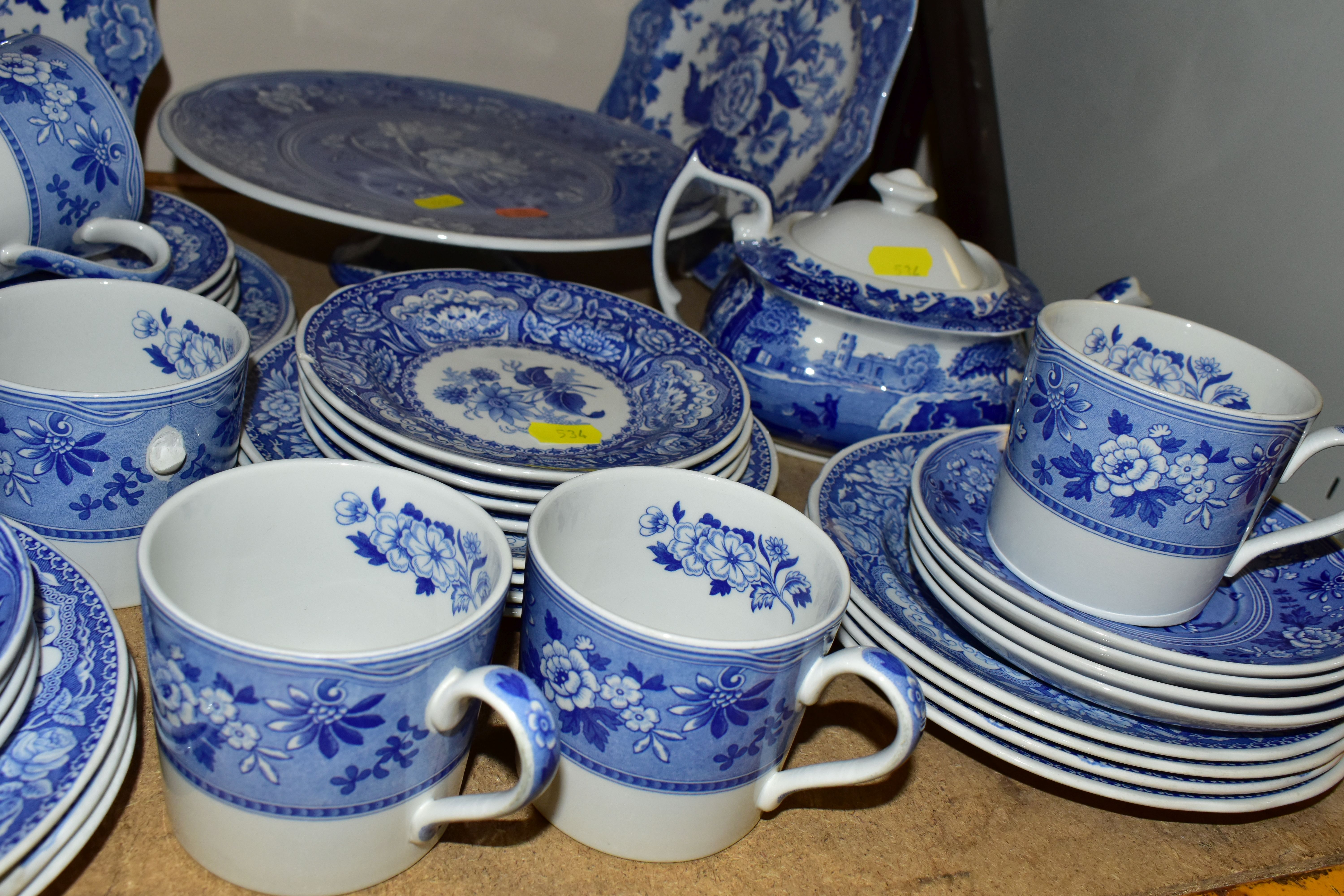 A COLLECTION OF SPODE BLUE ROOM COLLECTION BLUE AND WHITE TEA, DINNER AND GIFTWARE, together with - Image 3 of 8