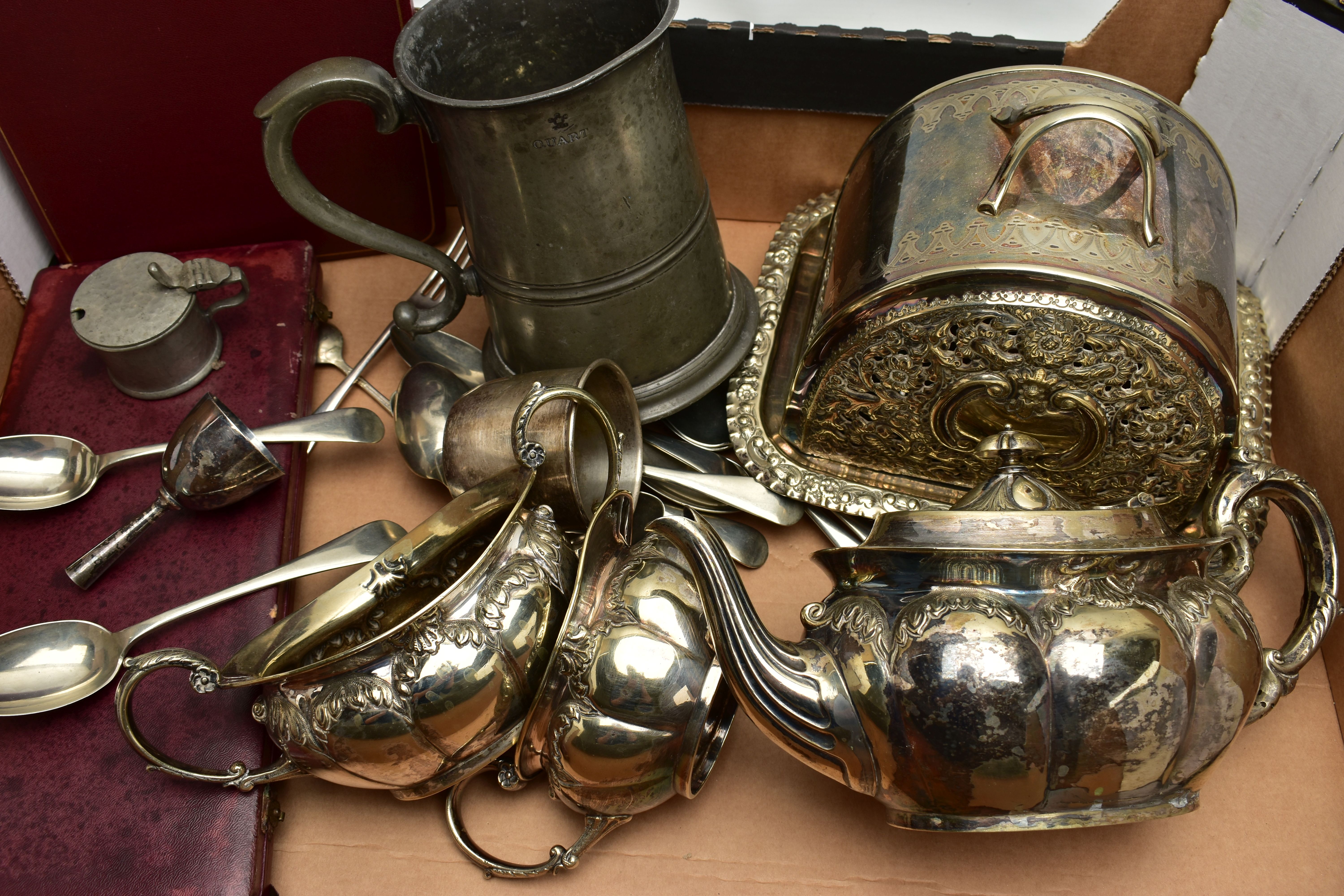 A GEORGE IV SILVER CADDY SPOON AND ASSORTED WHITE METAL WARE, the fiddle pattern caddy spoon, with - Image 5 of 5