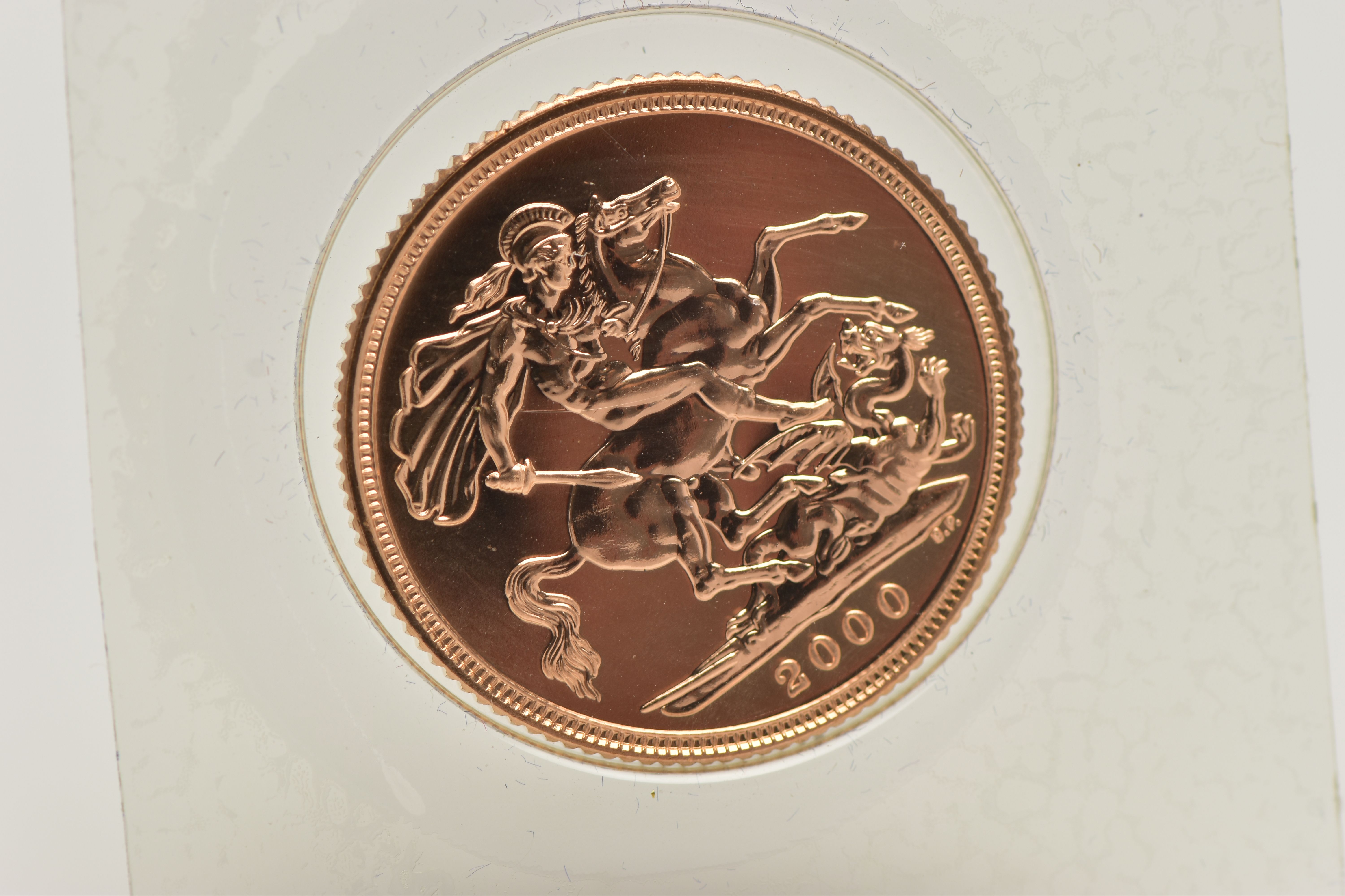 A LATE 20TH CENTURY FULL GOLD SOVEREIGN COIN, obverse depicting Queen Elizabeth II, reverse George