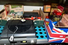 TWO BOXES OF VINTAGE TINS TOGETHER WITH MID CENTURY ELECTRICAL ITEMS, to include a Steepletone