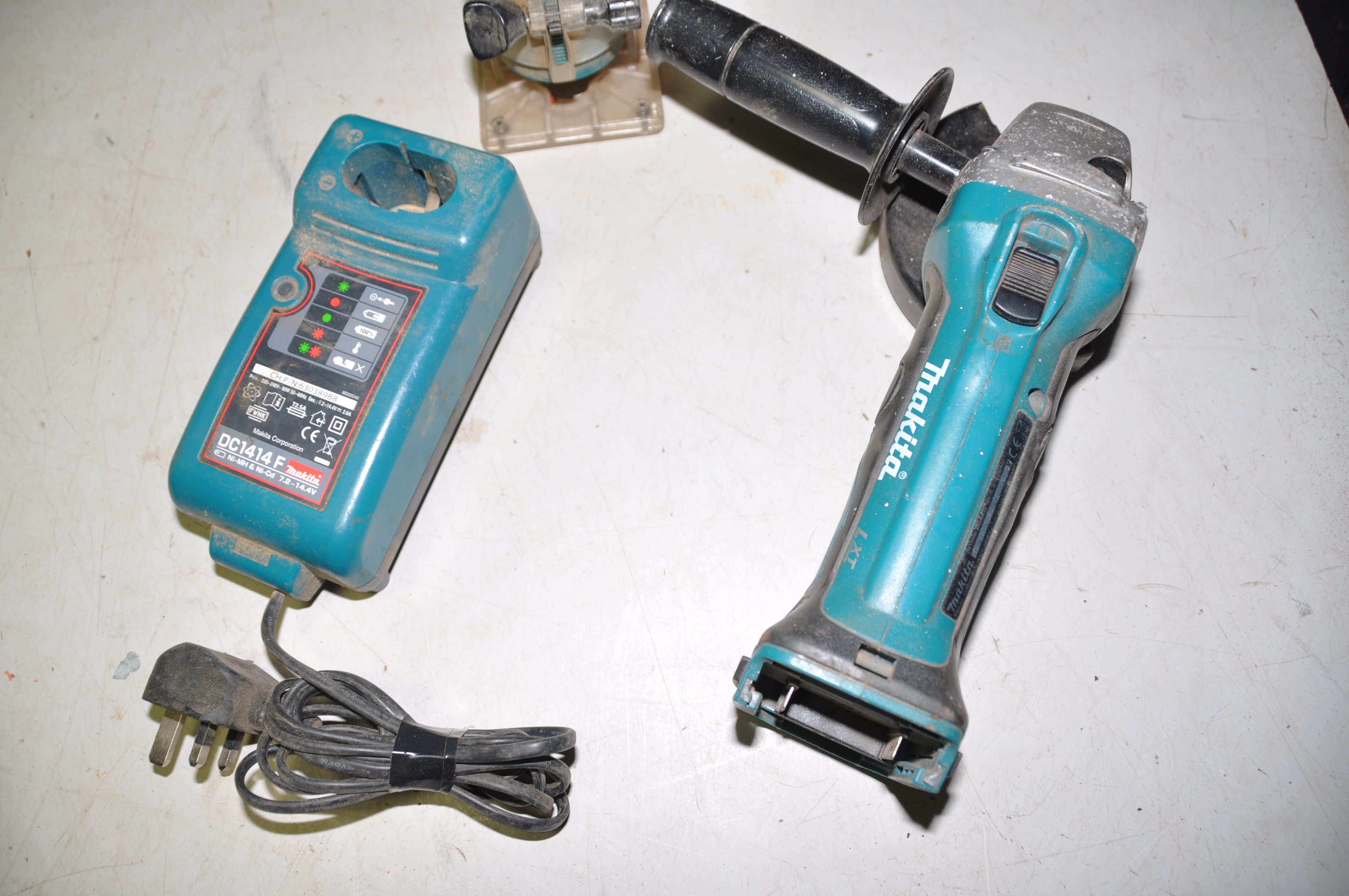 A MAKITA 3703 ROUTER along with a Makita BGA452 cordless angle grinder (no battery) and a Makita - Image 2 of 2