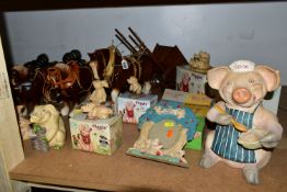 FOUR CERAMIC HORSES WITH CARTS / DREYS AND A QUANTITY OF BOXED AND LOOSE PIGGIN' FIGURES, ETC, the
