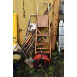 A COLLECTION OF GARDEN TOOLS AND STEP LADDERS including a modern wooden step ladder, height 154cm, a