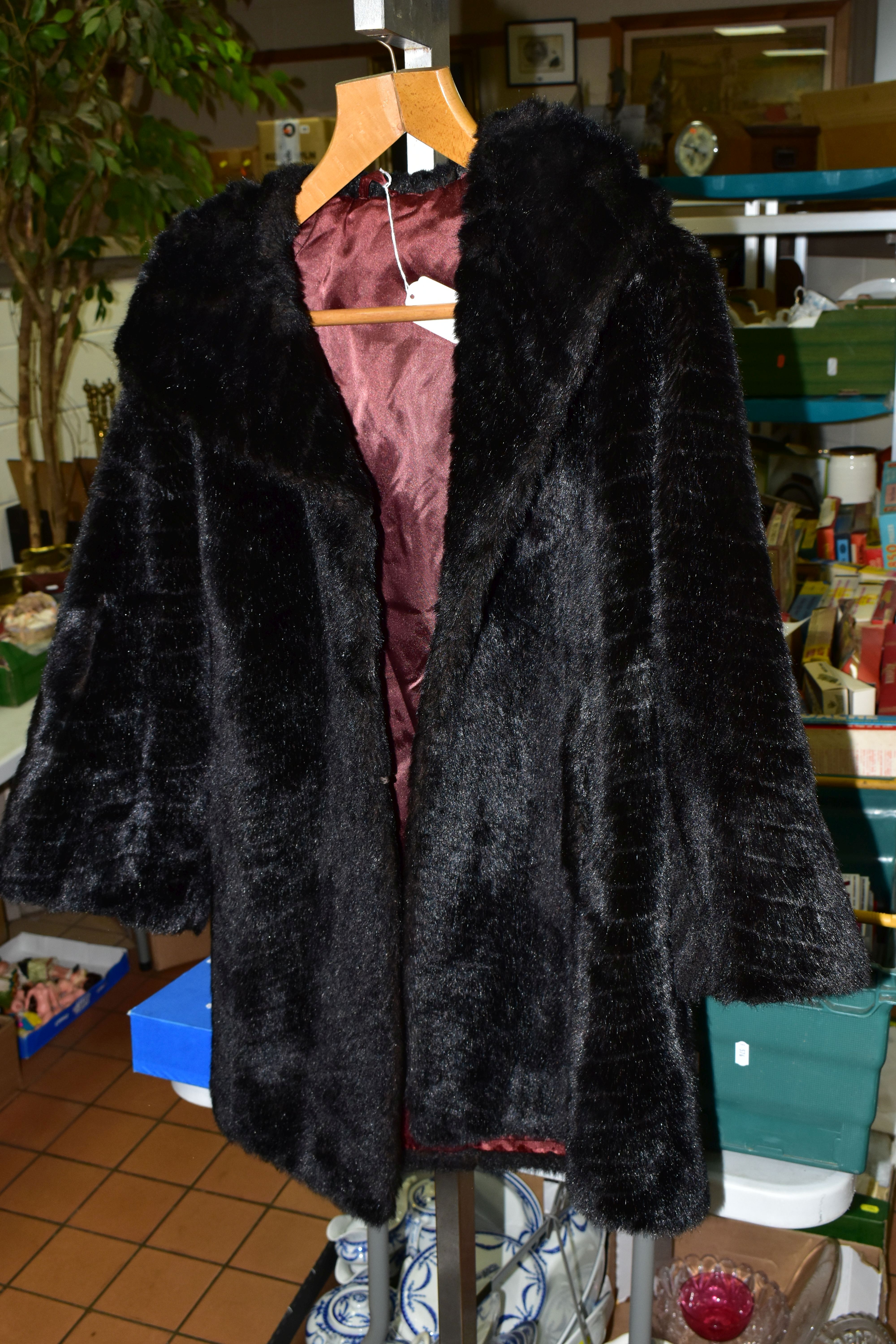 A GENT'S C & A COWHIDE NUBUCK LEATHER JACKET, size XL, together with an English Lady black faux - Image 5 of 9