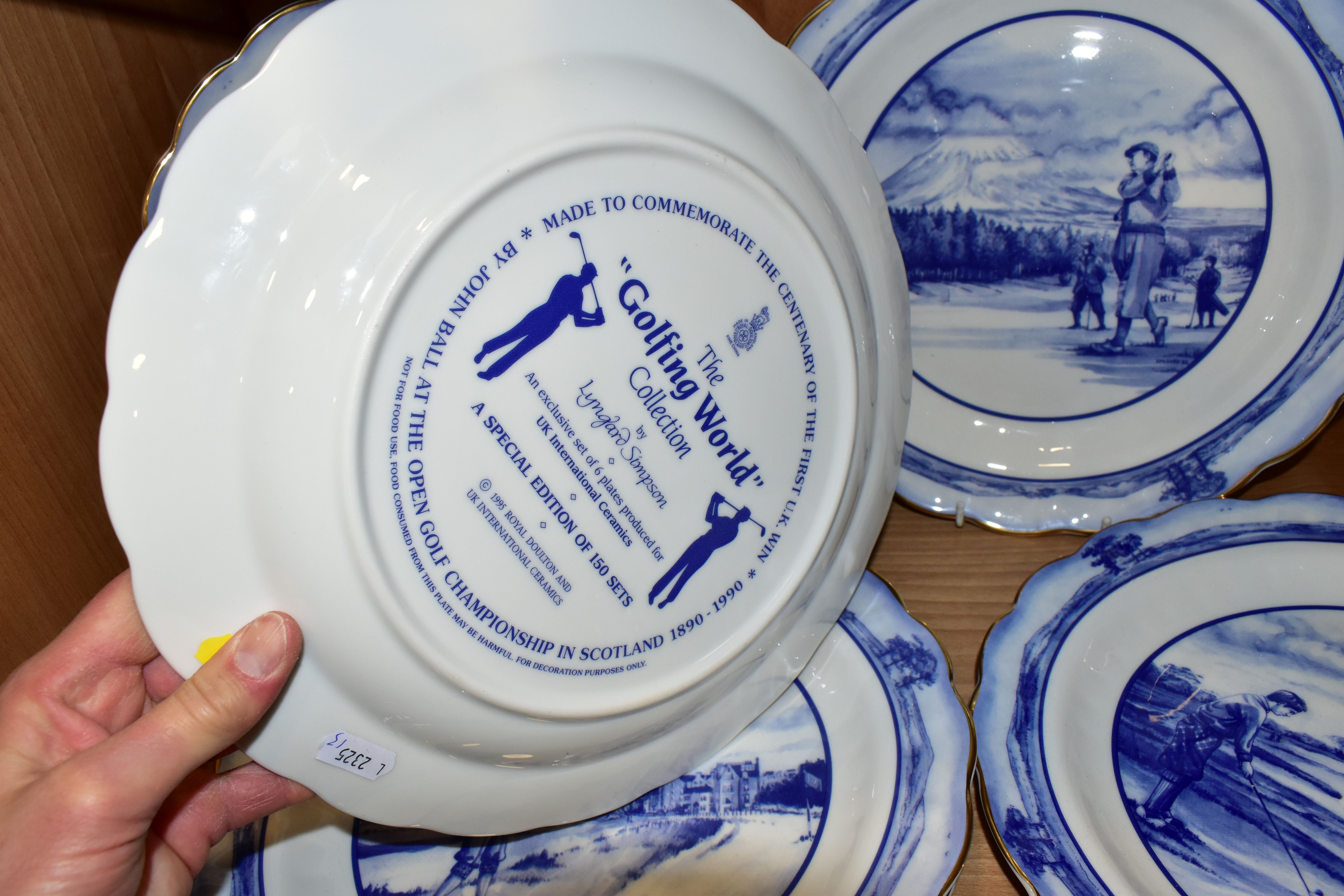 A SET OF SIX BOXED ROYAL DOULTON 'THE GOLFING WORLD' COLLECTION PLATES, with scalloped rims, - Image 9 of 10