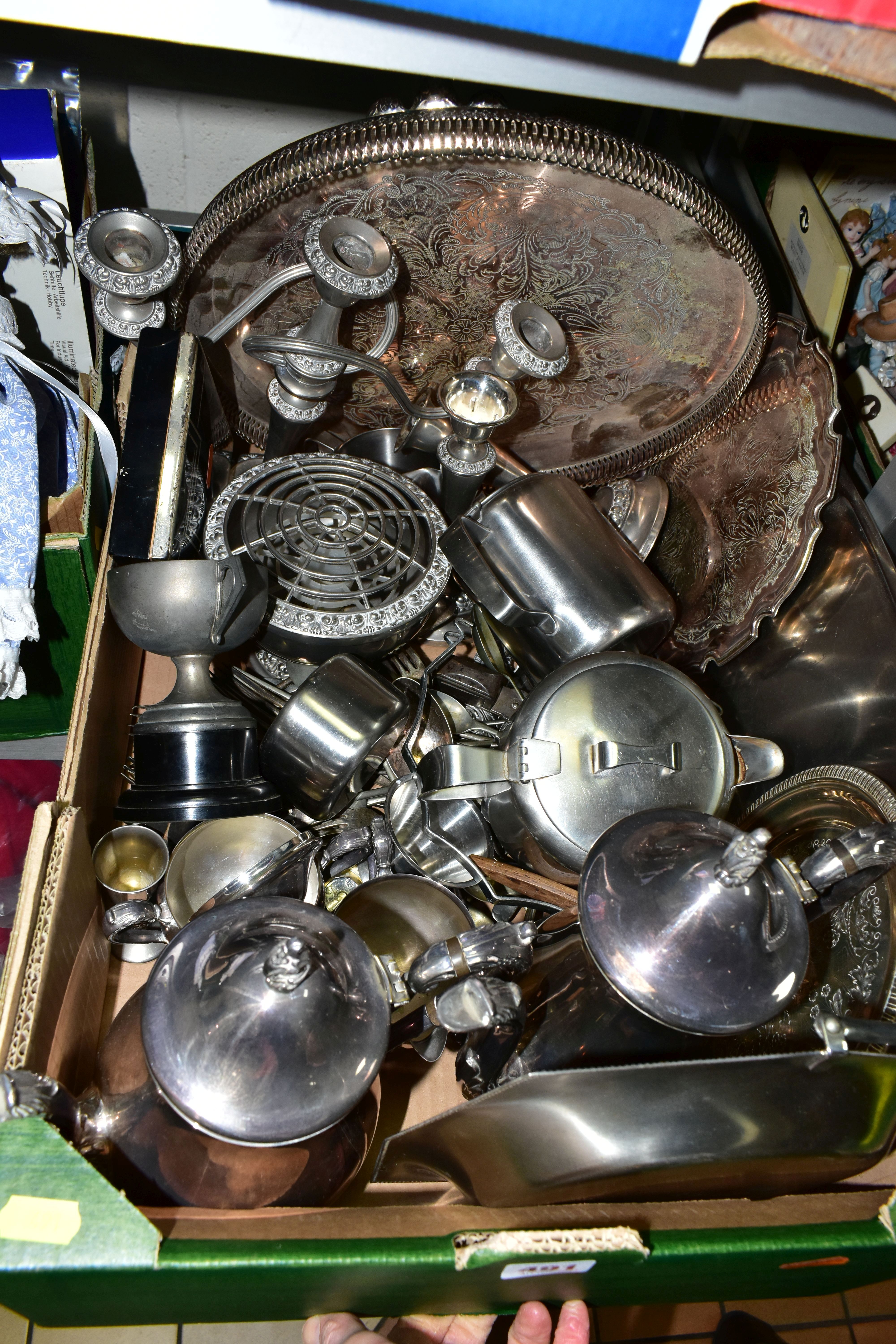 FOUR BOXES OF SILVERPLATE TOGETHER WITH ASSORTED SUNDRIES, to include serving trays, rose bowls, - Image 3 of 5