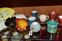 A COLLECTION OF MID-CENTURY CARLTON WARE CERAMICS, comprising a Carlton Ware match holder and