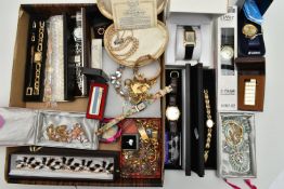 AN ASSORTMENT OF COSTUME JEWELLERY AND WATCHES, to include a 9ct metal core hinged bangle, 'Dmar'