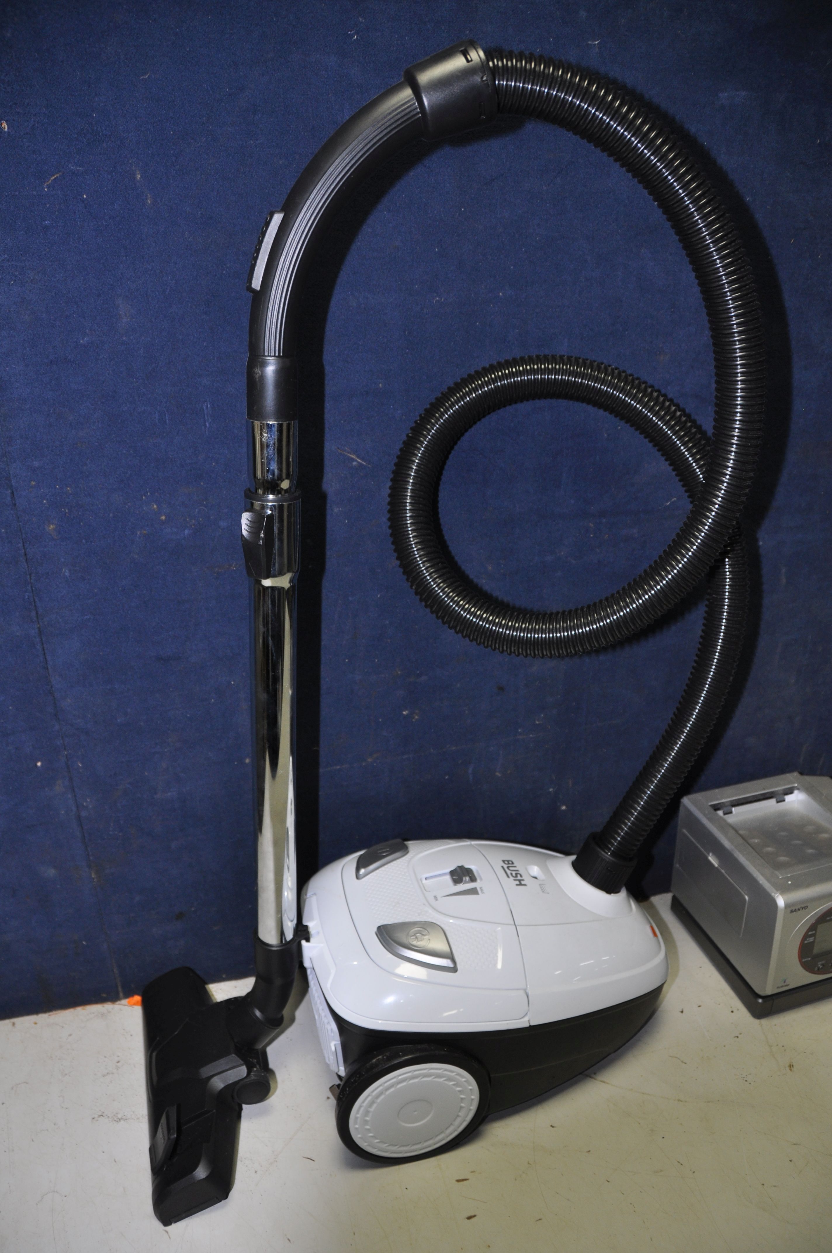 A BUSH VCB35B15C VACUUM CLEANER along with a Sanyo DVP-P1EX printer (both UNTESTED) (2) - Image 2 of 3