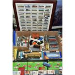 A BOX AND LOOSE HORNBY LOCOMOTIVE, N GAUGE TRAIN AND CARRIAGES, DIECAST VEHICLES, CIGARETTE CARDS