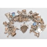 AN ASSORTMENT OF WHITE METAL JEWELLERY, to include a fine box link chain bracelet, a white metal