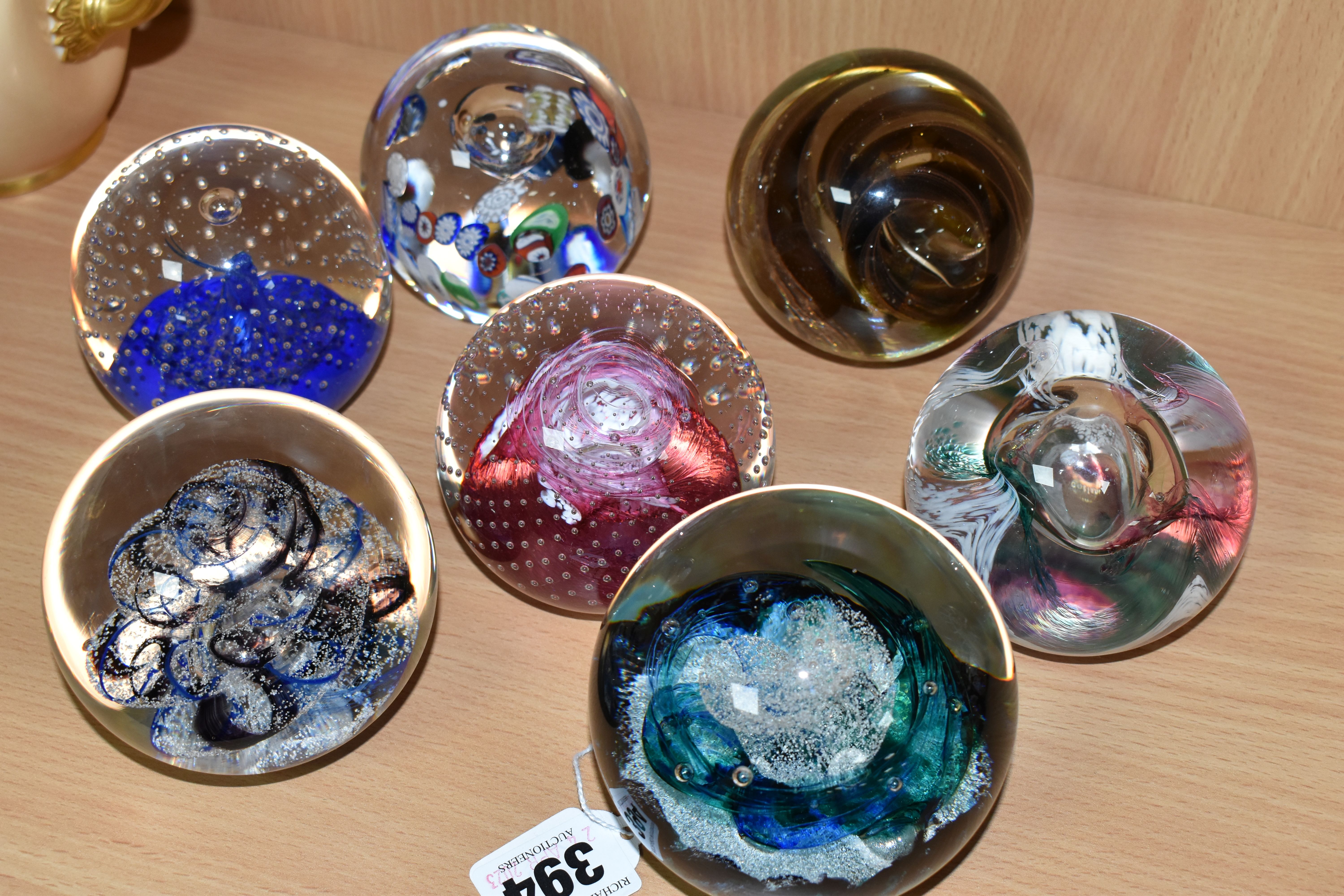 SEVEN GLASS PAPERWEIGHTS, to include Selkirk Glass Wave Tide 1999, a Selkirk Glass blue, black and - Image 4 of 4