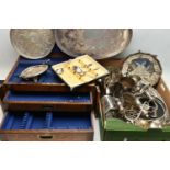 A WOODEN CANTEEN AND ASSORTED WHITE METAL TABLEWARE, an empty wooden canteen lined with blue felt,