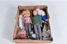 A QUANTITY OF UNBOXED AND ASSORTED SINDY AND PAUL DOLLS, CLOTHING AND ACCESSORIES, Sindy is