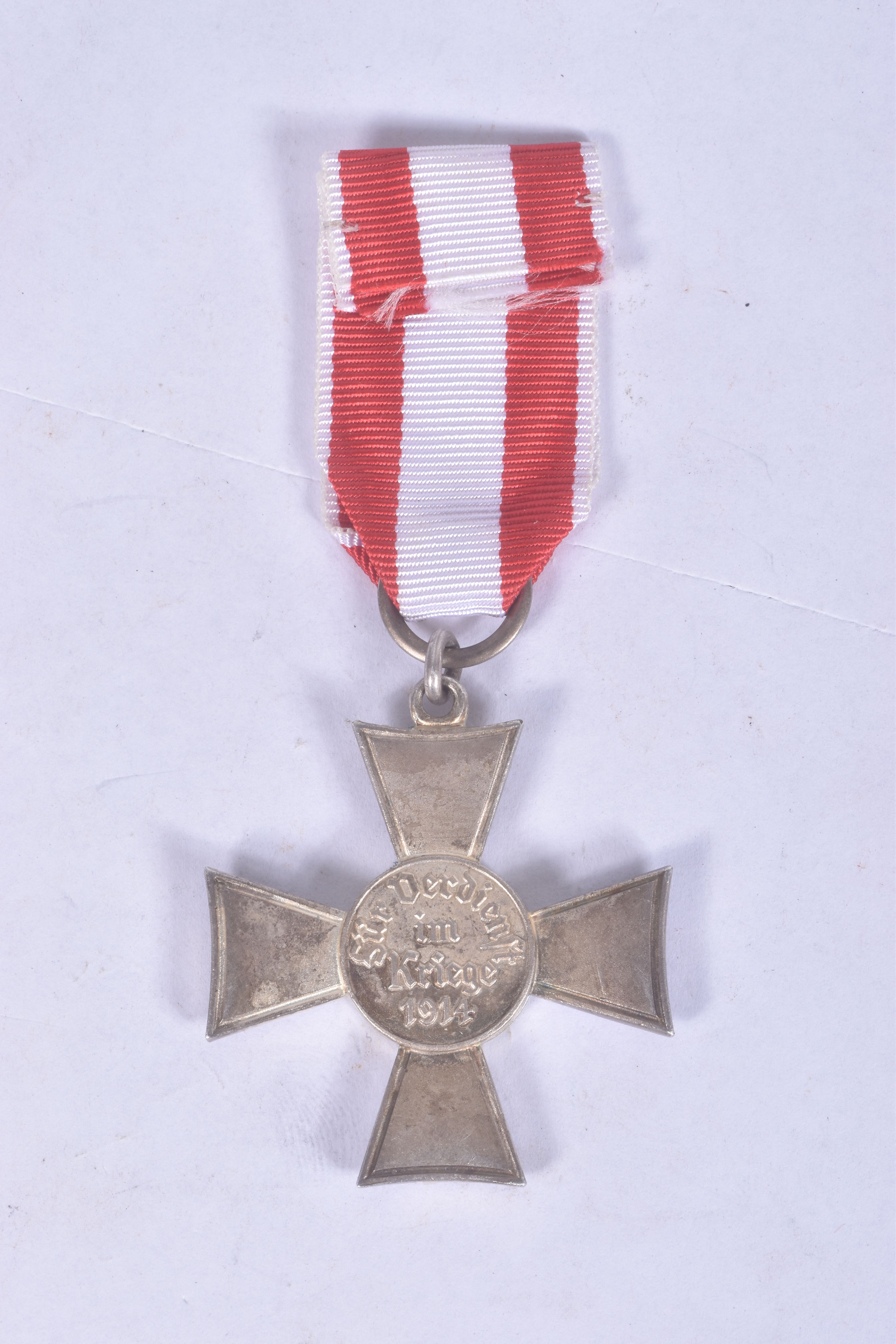 A WW1 HAMBURG CROSS AND A WW2 WEST WALL MEDAL, BOTH MEDALS COME WITH a correct ribbon and are in - Image 3 of 5