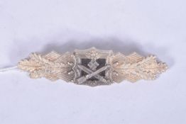 A WW2 ERA GERMAN CLOSE COMBAT CLASP, THIS IS A SILVER VERSION and has the maker mark of F & BL (
