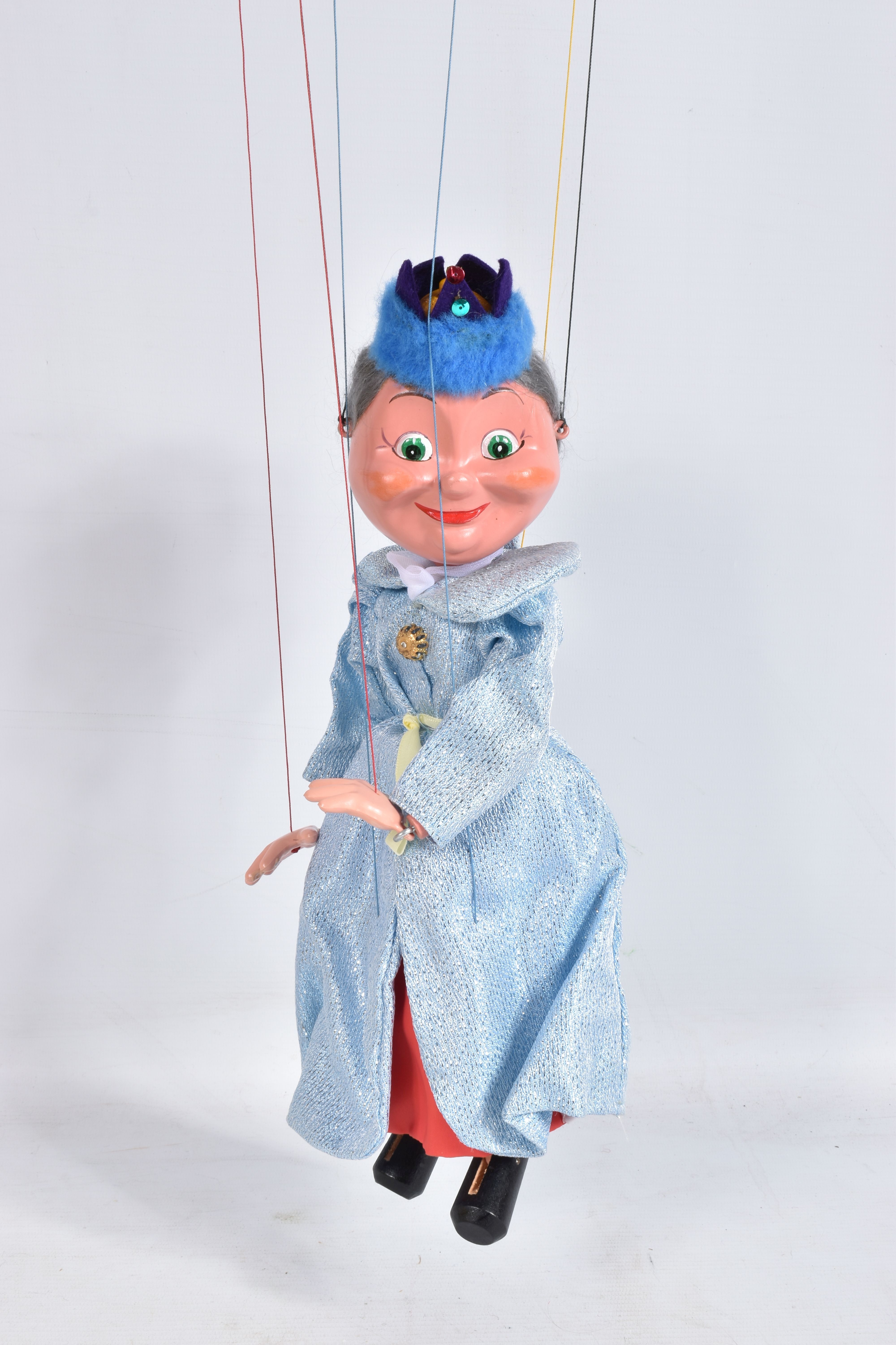 TWO BOXED PELHAM SL63 PUPPETS, Queen and King, versions without label to clothing, both appear - Image 3 of 16