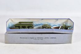 A BOXED DINKY TOYS 18-POUNDER FIELD GUN UNIT GIFT SET, No.162 (A2260) comprising Light Dragon