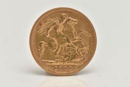 A GOLD HALF SOVEREIGN COIN VICTORIA (M) 1900, 3.99 grams, 0.916 fine, 19.30mm