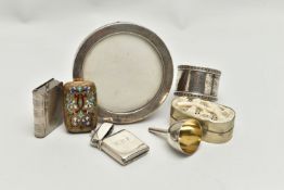 A SMALL PARCEL OF SILVER AND PLATED ITEMS, comprising a Victorian vesta case, engraved initials,