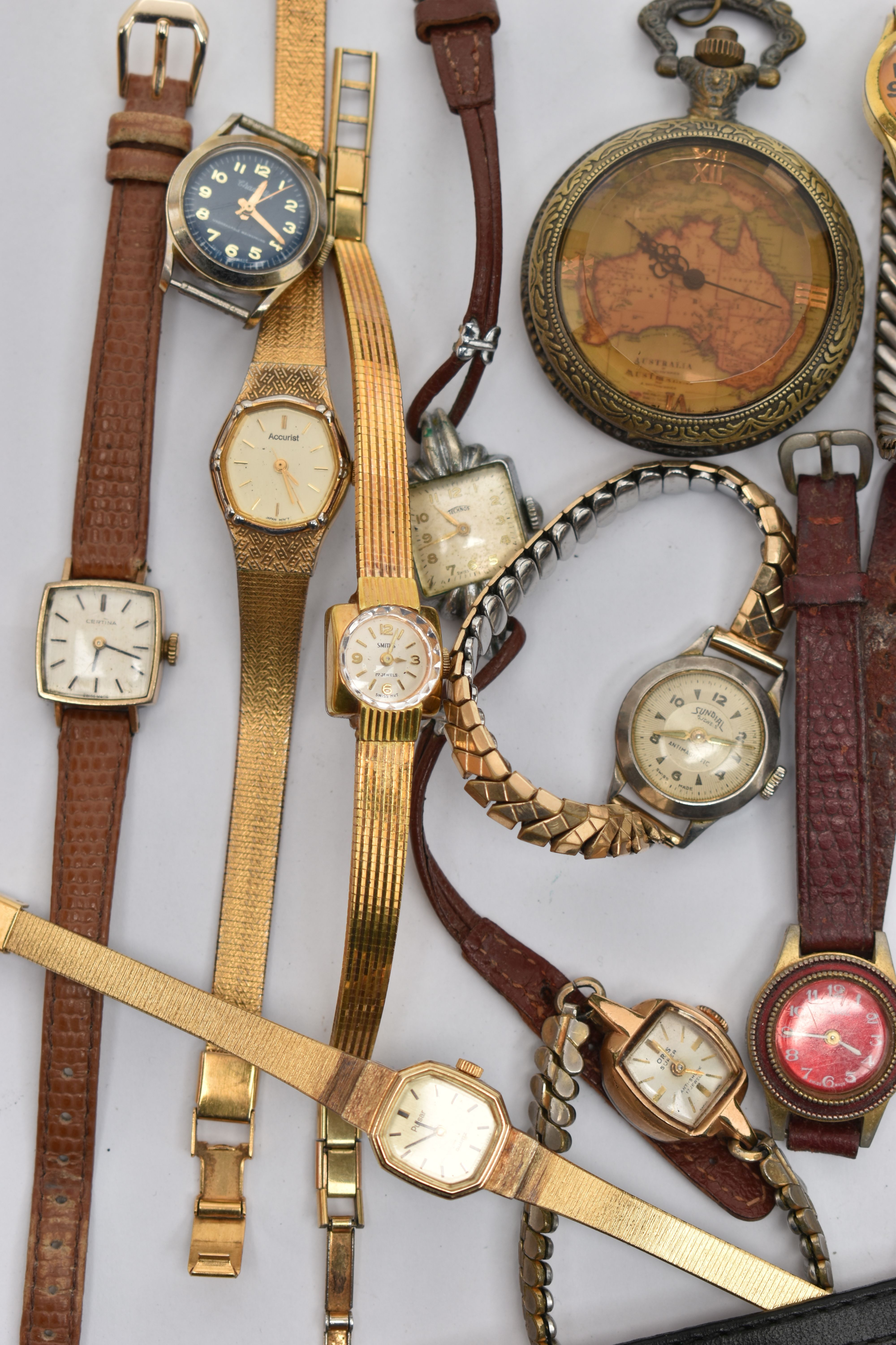 A SMALL BOX OF WRISTWATCHES, to include a few early and mid 20th century examples, also including - Image 4 of 4