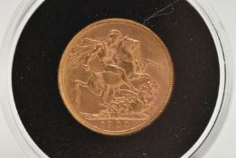 A FULL GOLD SOVEREIGN COIN 1900 VICTORIA, 7.988 grams, 0.916 fine, 22.05mm London