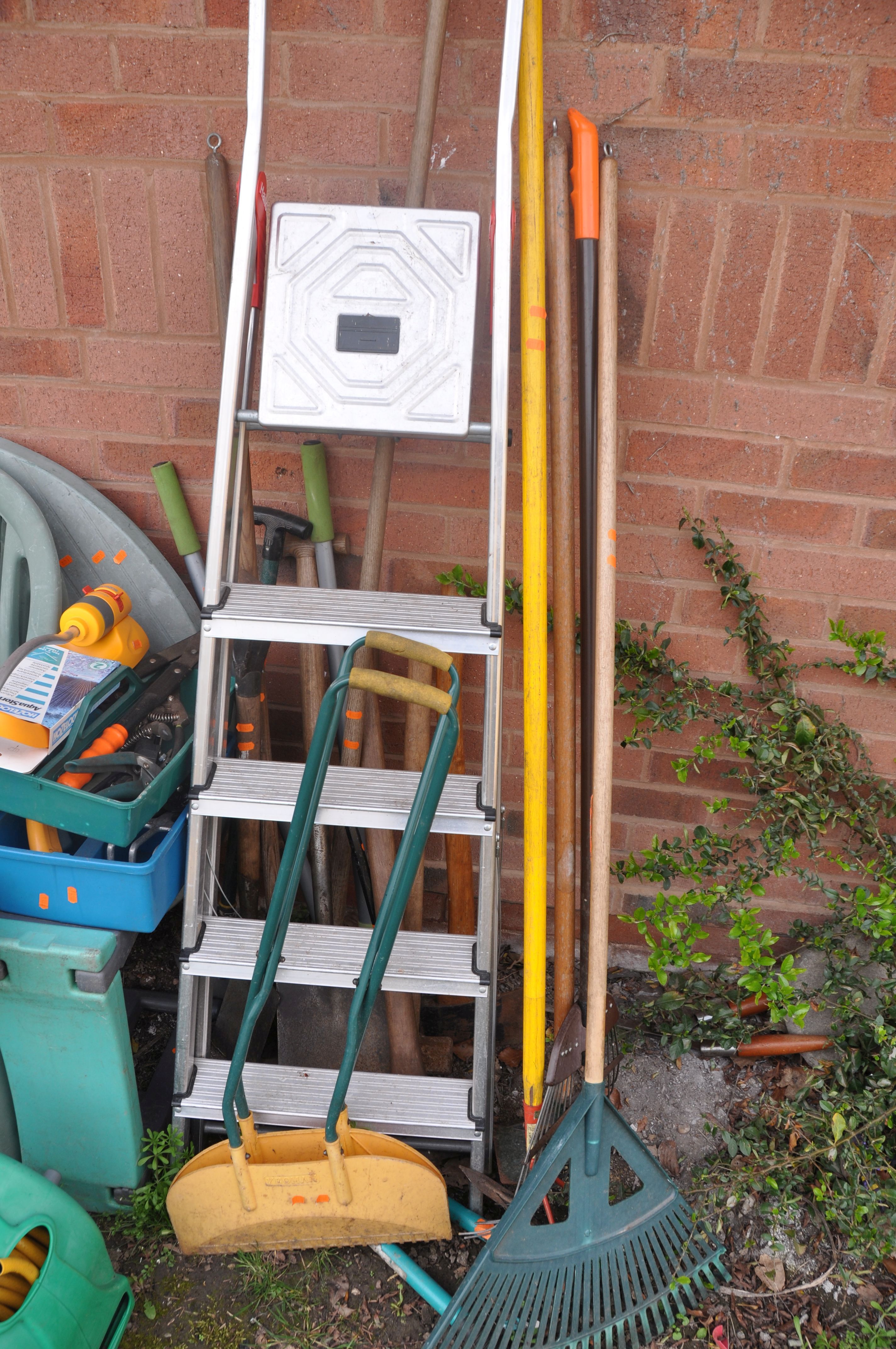 A SELECTION OF GARDEN ITEMS to include a plastic circular garden table with two chairs, a metal four - Image 3 of 3