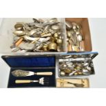 A PLASTIC BOX OF ASSORTED CUTLERY PIECES, to include a cased two piece fish server set, knives,