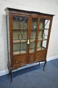 AN EDWARDIAN MAHOGANY AND MARQUETRY PAINTED DISPLAY CABINET, with two fixed shelves, on cabriole