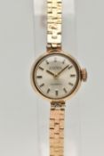 A LADYS 'ROAMER' WRISTWATCH, manual wind, round silver dial signed 'Roamer Incabloc', baton markers,