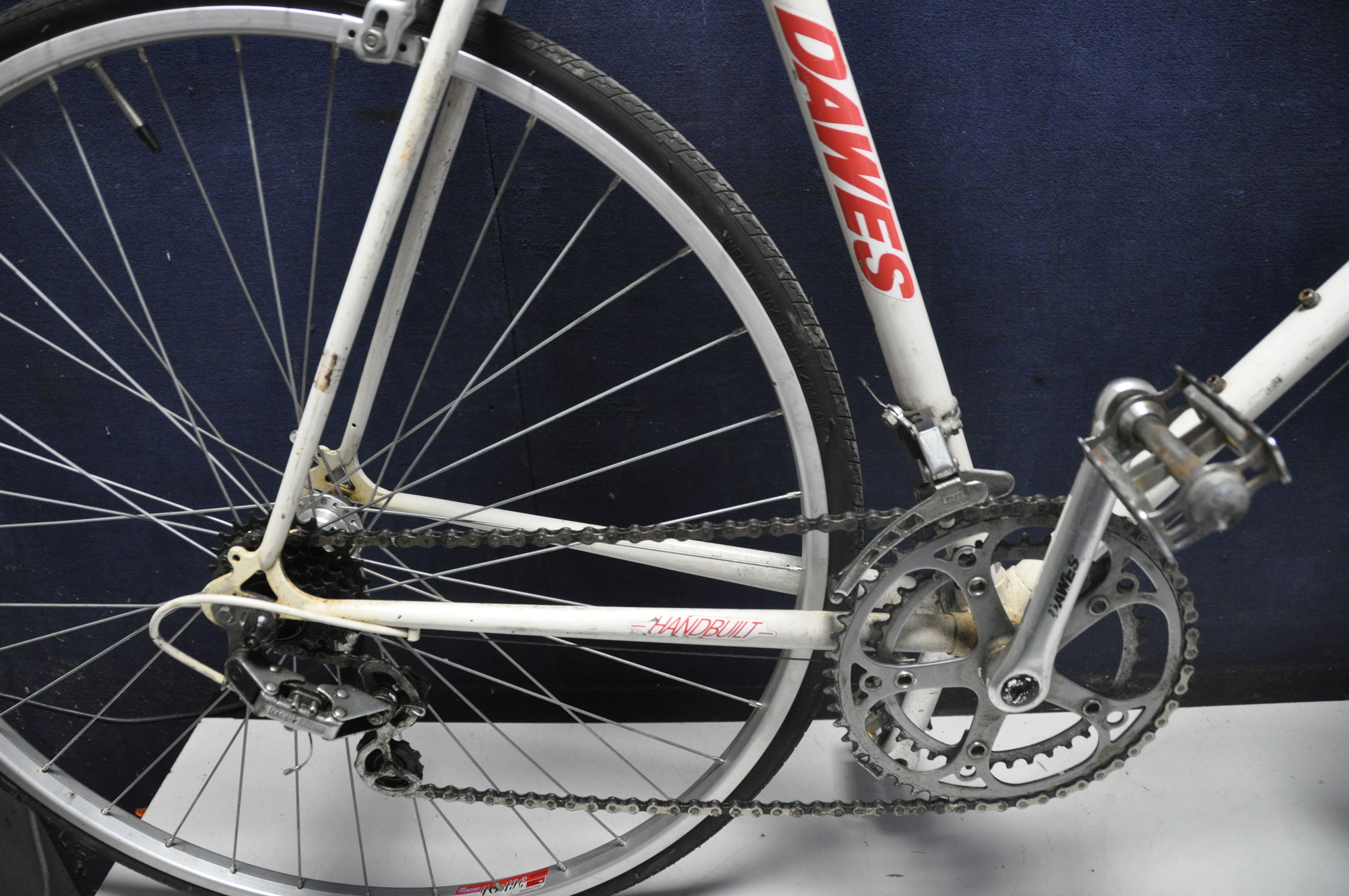 A DAWES MIRAGE ROAD BIKE with 24in frame and 28in wheels, in overall good condition - Image 3 of 4