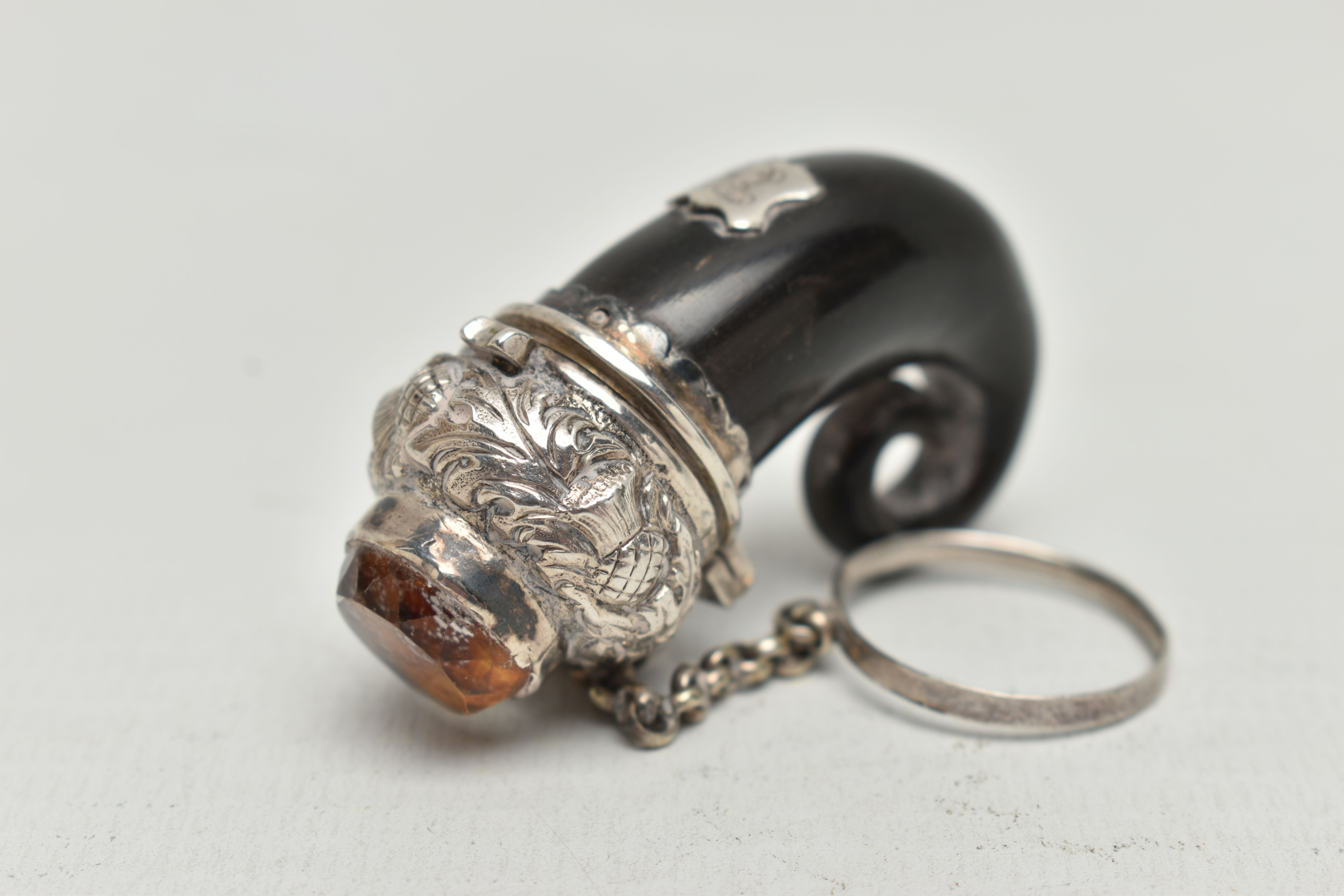 A VICTORIAN SILVER MOUNTED HORN VINAIGRETTE, the hinged cover set with a paste and repoussé - Image 3 of 7