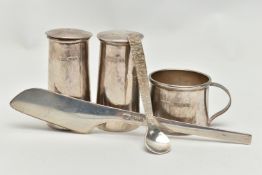 AN ELIZABETH II SILVER FOUR PIECE CRUET SET AND A BUTTER KNIFE, the cruet items of conical form with