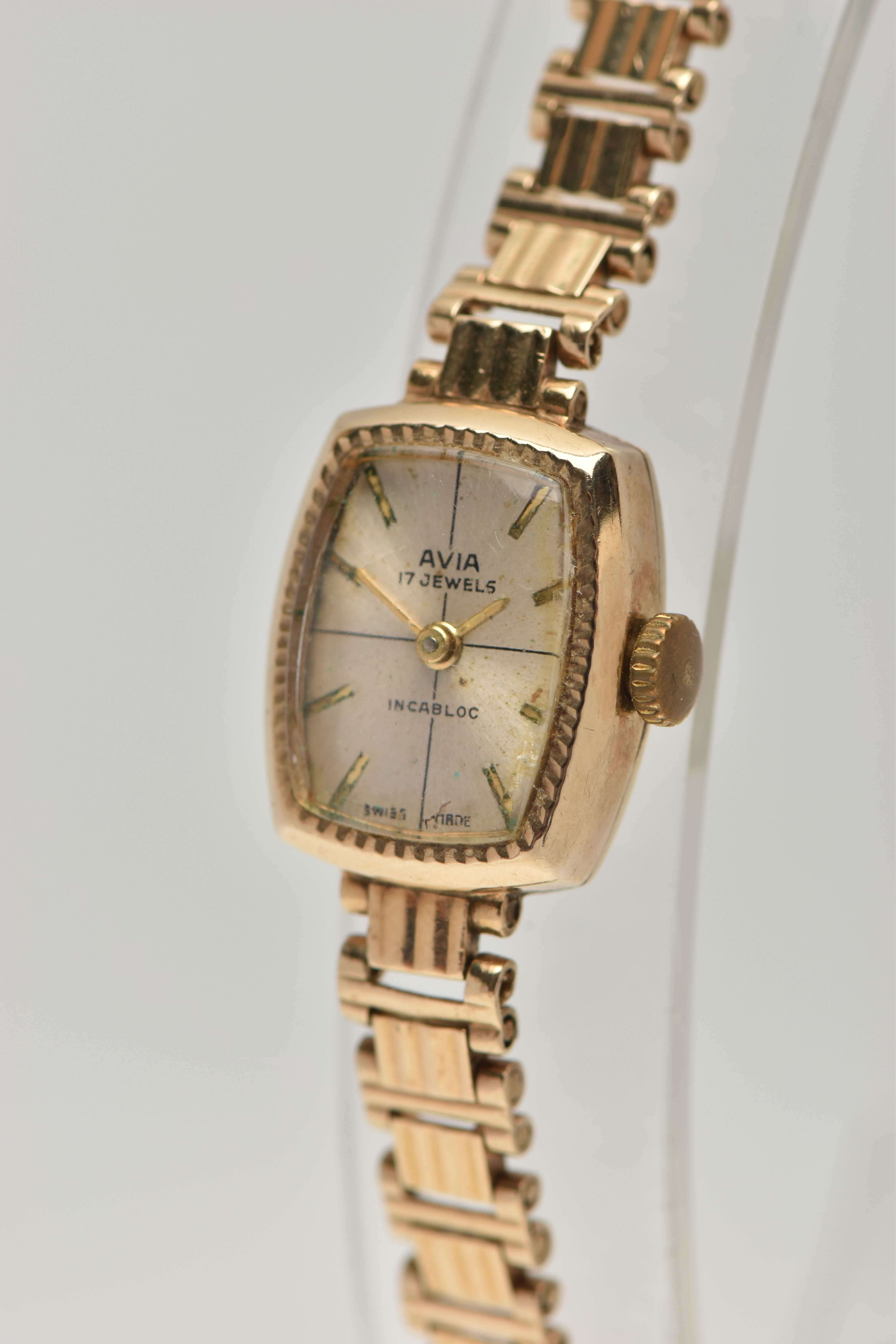 A LADYS 'AVIA' WRISTWATCH, manual wind, rounded rectangular dial signed 'Avia 17 jewels, - Image 3 of 6