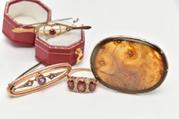 THREE EARLY 20TH CENTURY BROOCHES AND A 9CT GOLD RING, the first an oval cut agate prong set in a