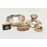A VICTORIAN OVAL HORN SNUFF BOX, TWO MODERN PILL BOXES WITH ENAMELLED COVERS, A GEORGE V SILVER