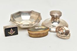 A VICTORIAN OVAL HORN SNUFF BOX, TWO MODERN PILL BOXES WITH ENAMELLED COVERS, A GEORGE V SILVER