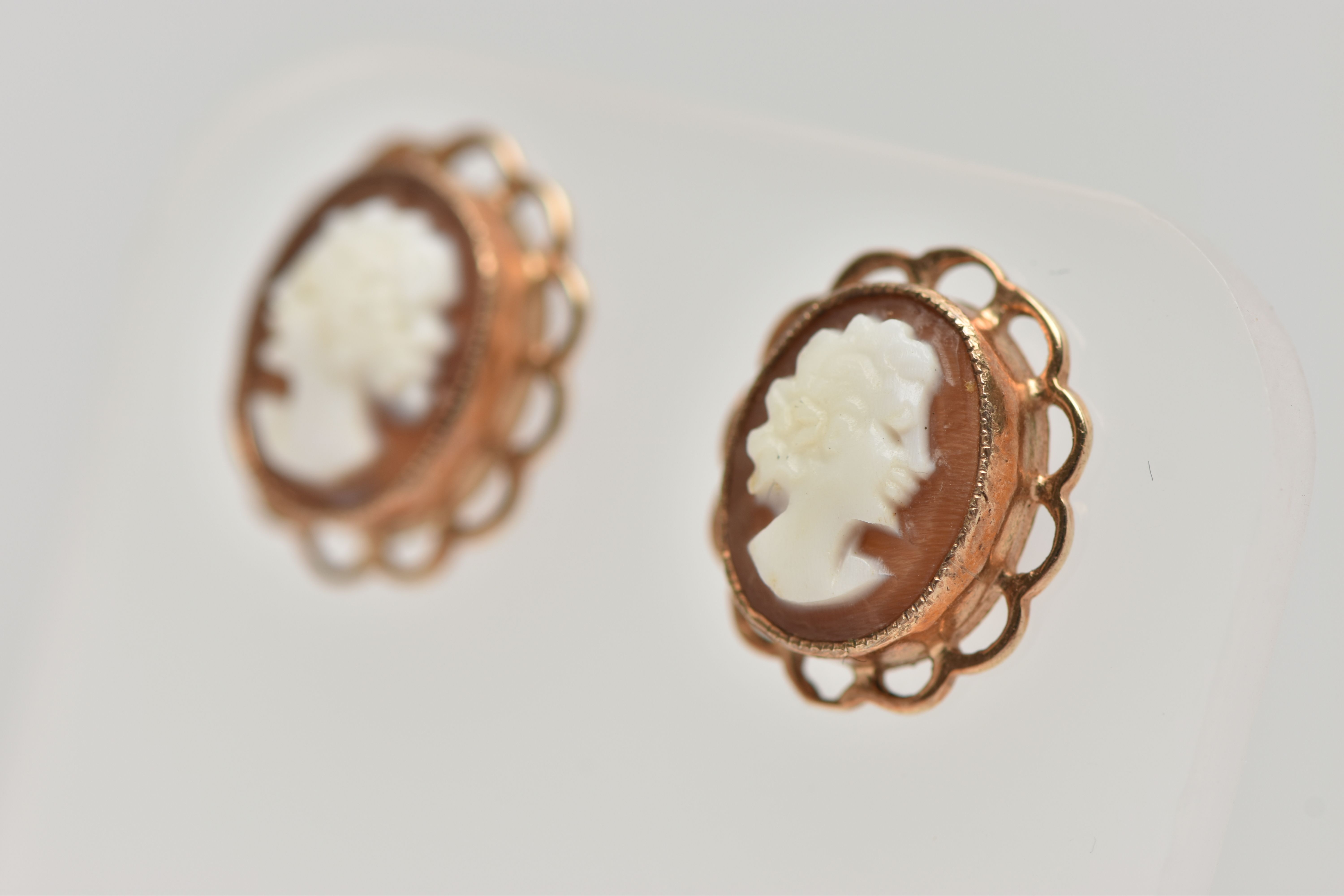 A PAIR OF 9CT GOLD CAMEO STUD EARRINGS, each of an oval form with carved shell cameo depicting a - Image 3 of 4