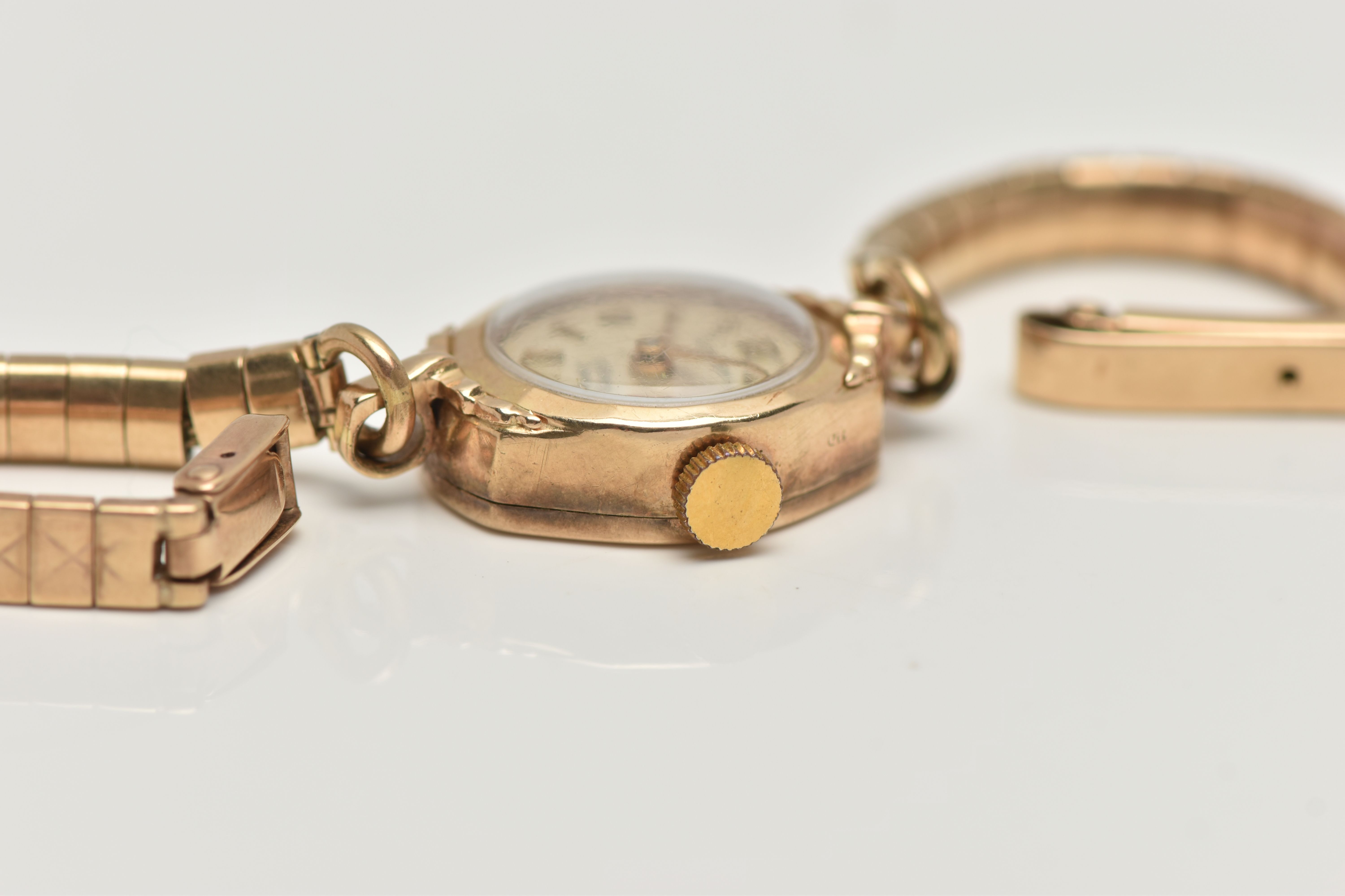 A LADYS 9CT GOLD 'ROTARY' WRISTWATCH, manual wind, round silver dial signed 'Rotary 17 jewels - Image 6 of 6