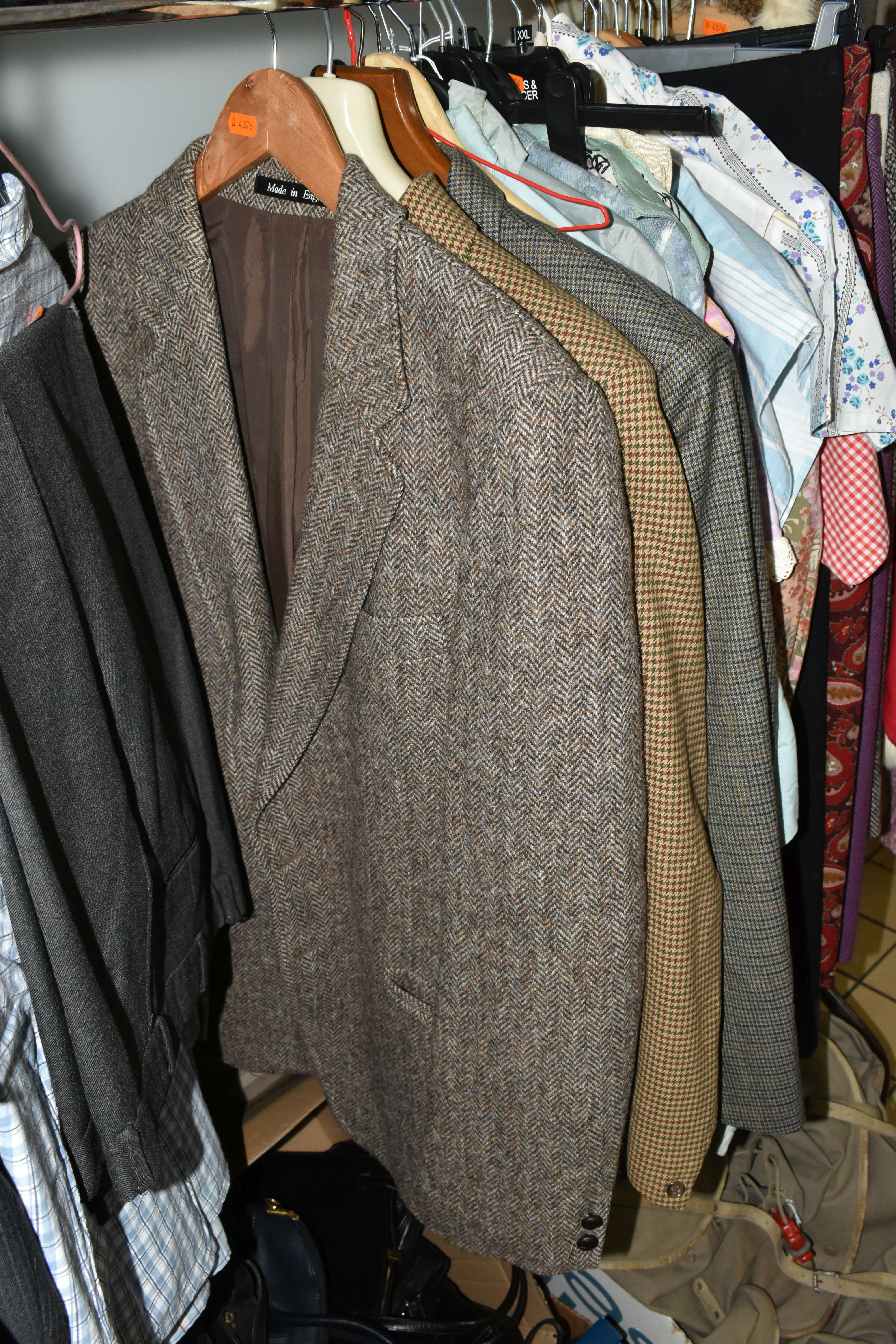 EIGHT BOXES AND LOOSE CLOTHING, to include a men's Daks wool suit, a Harris Meyer Saddle Master - Bild 13 aus 20