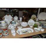 A GROUP OF CERAMIC GIFTWARES, METALWARE AND GLASS, including eleven pieces of Aynsley Cottage