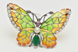 A PLIQUE A JOUR BUTTERFLY BROOCH, white metal brooch set with imitation pearls, gem set body