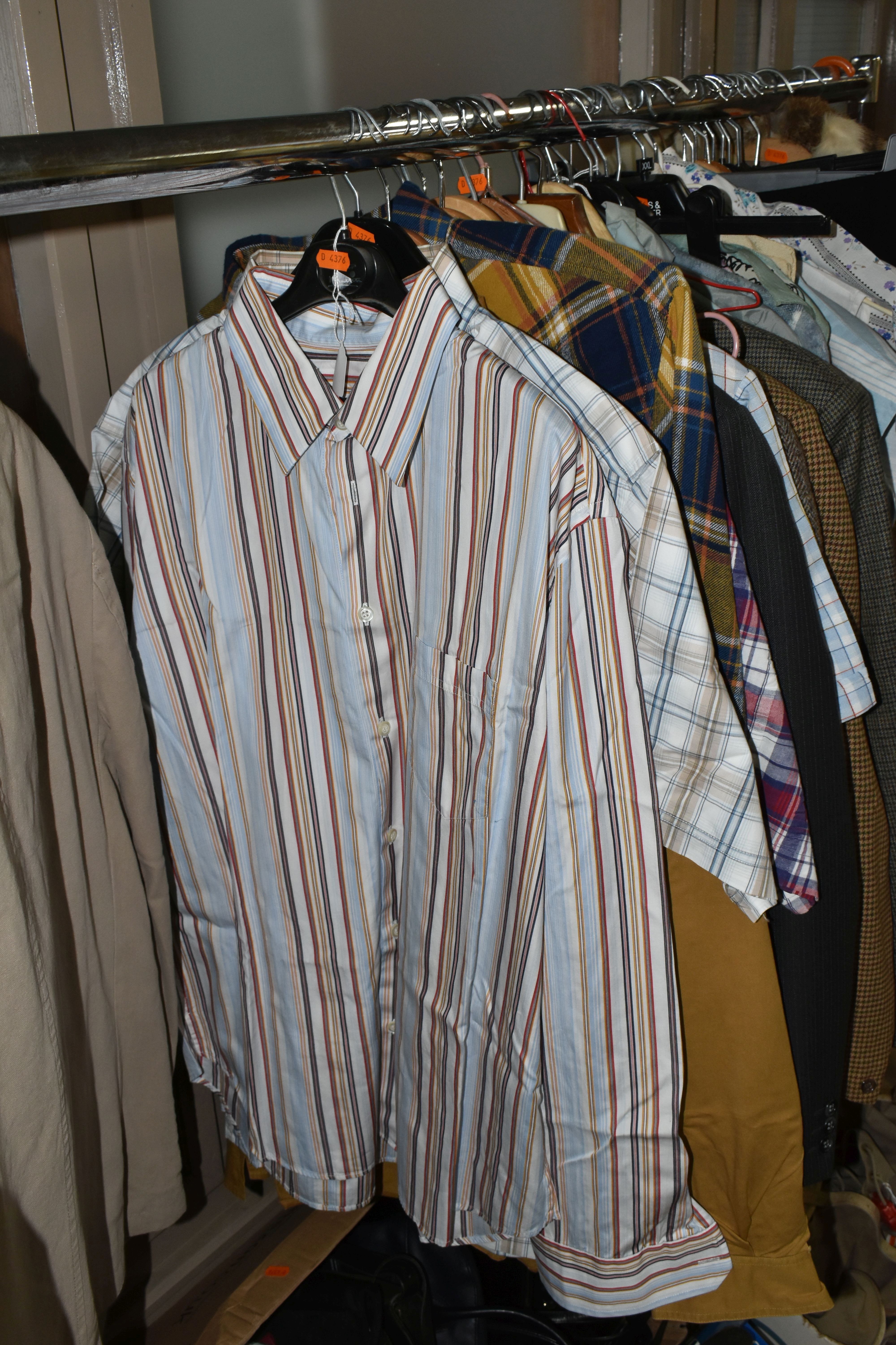 EIGHT BOXES AND LOOSE CLOTHING, to include a men's Daks wool suit, a Harris Meyer Saddle Master - Bild 11 aus 20