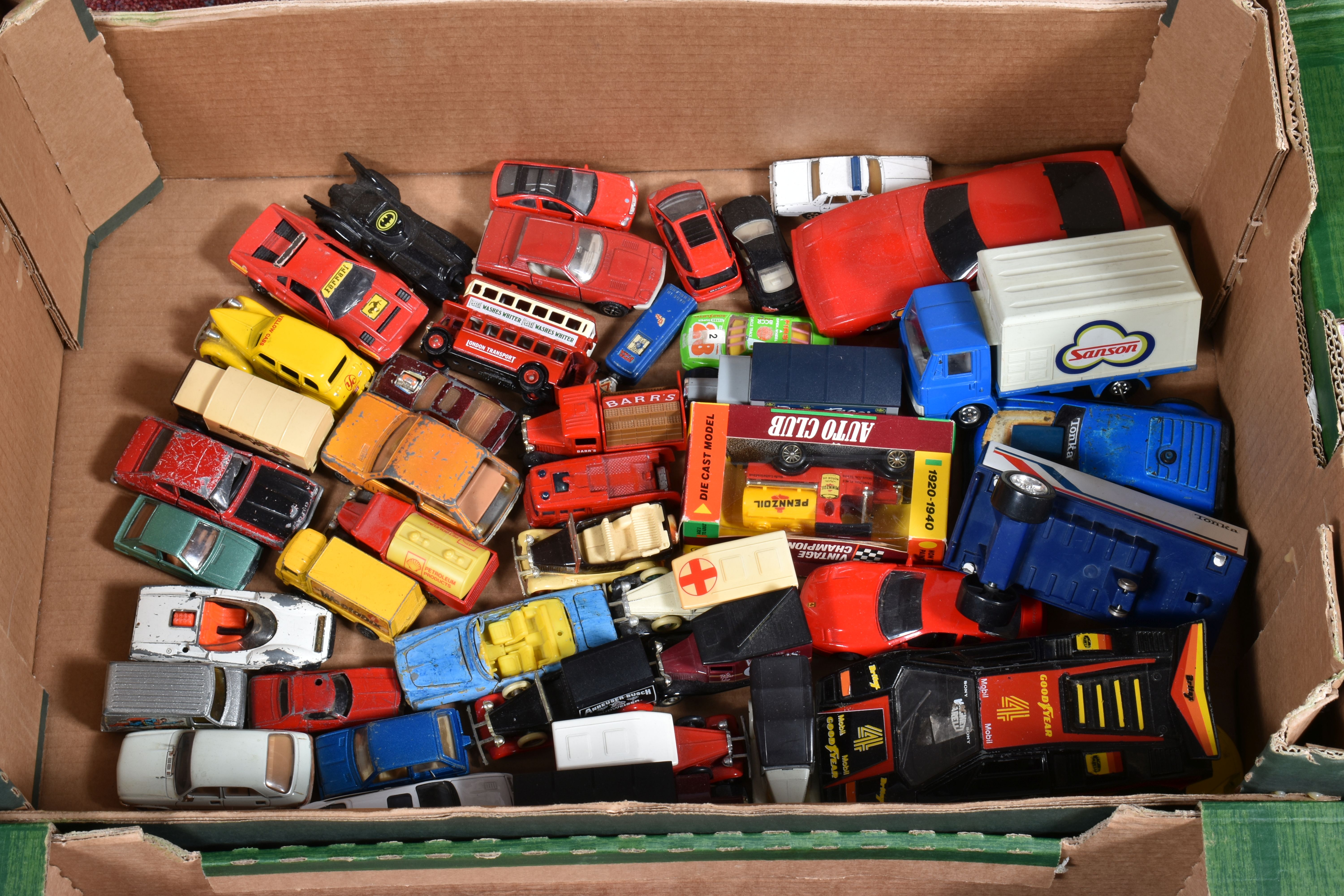 FOUR BOXES OF BOXED AND UNBOXED MODEL VEHICLES, to include a tray of Oxford Die-Cast, 27 in total, - Image 3 of 7