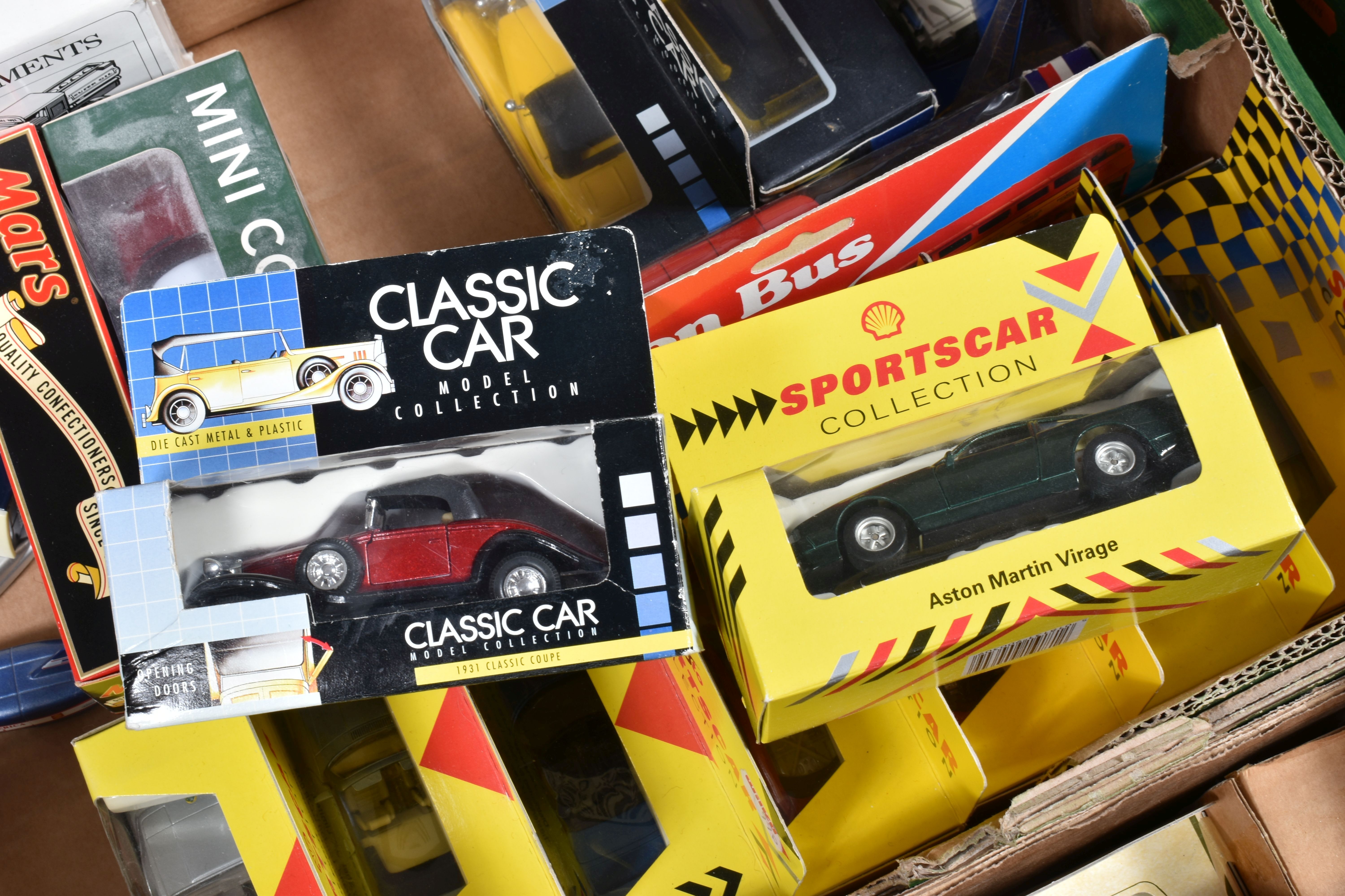 A QUANTITY OF MAINLY BOXED MODERN DIECAST VEHICLES, Lledo Days Gone including early issues, - Image 12 of 15