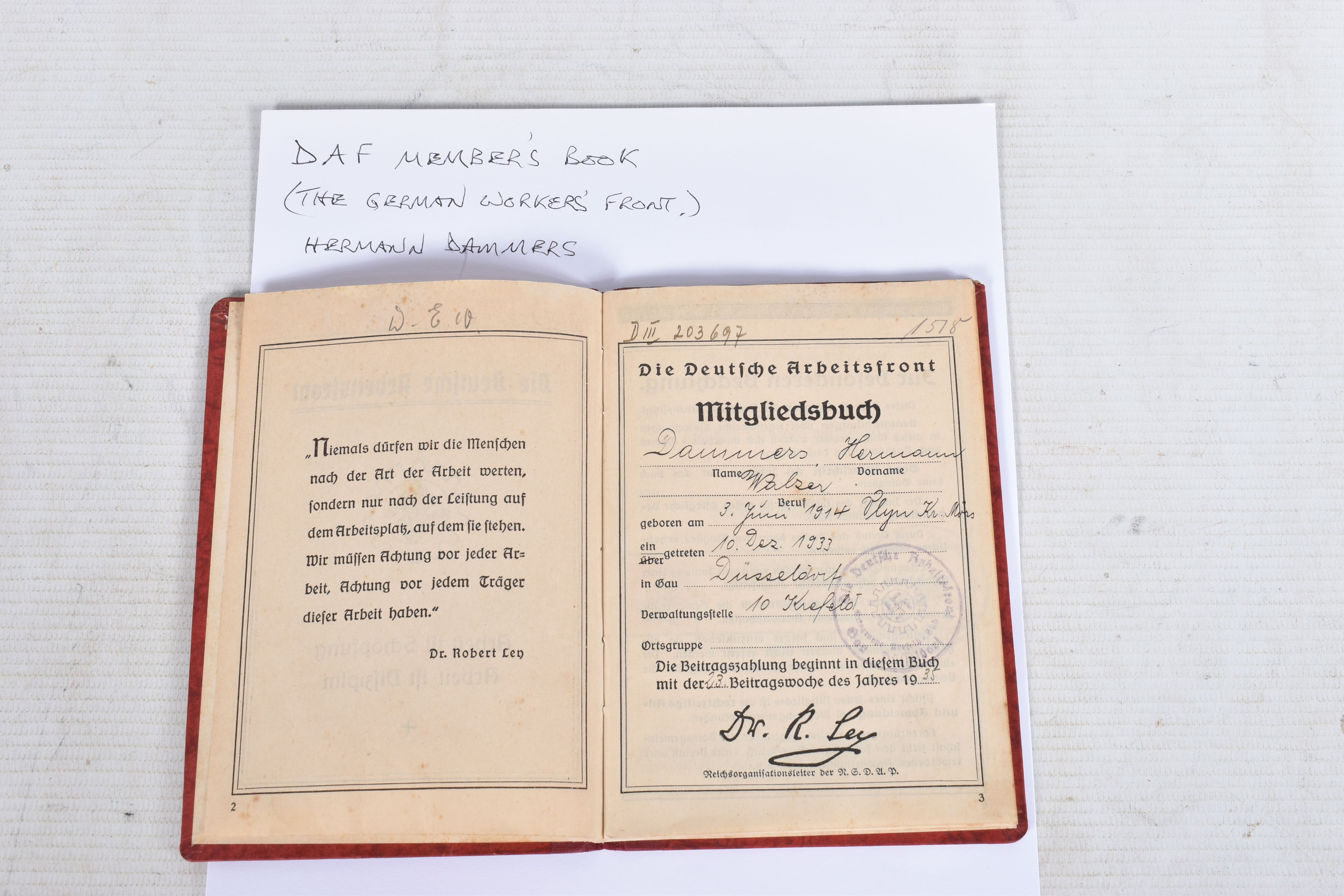 DIE DEUTICHE ARBEITSFRONT MITGLIEDSUCH, DAF MEMBERSHIP BOOK, the German workers' front, booklet is - Image 12 of 24