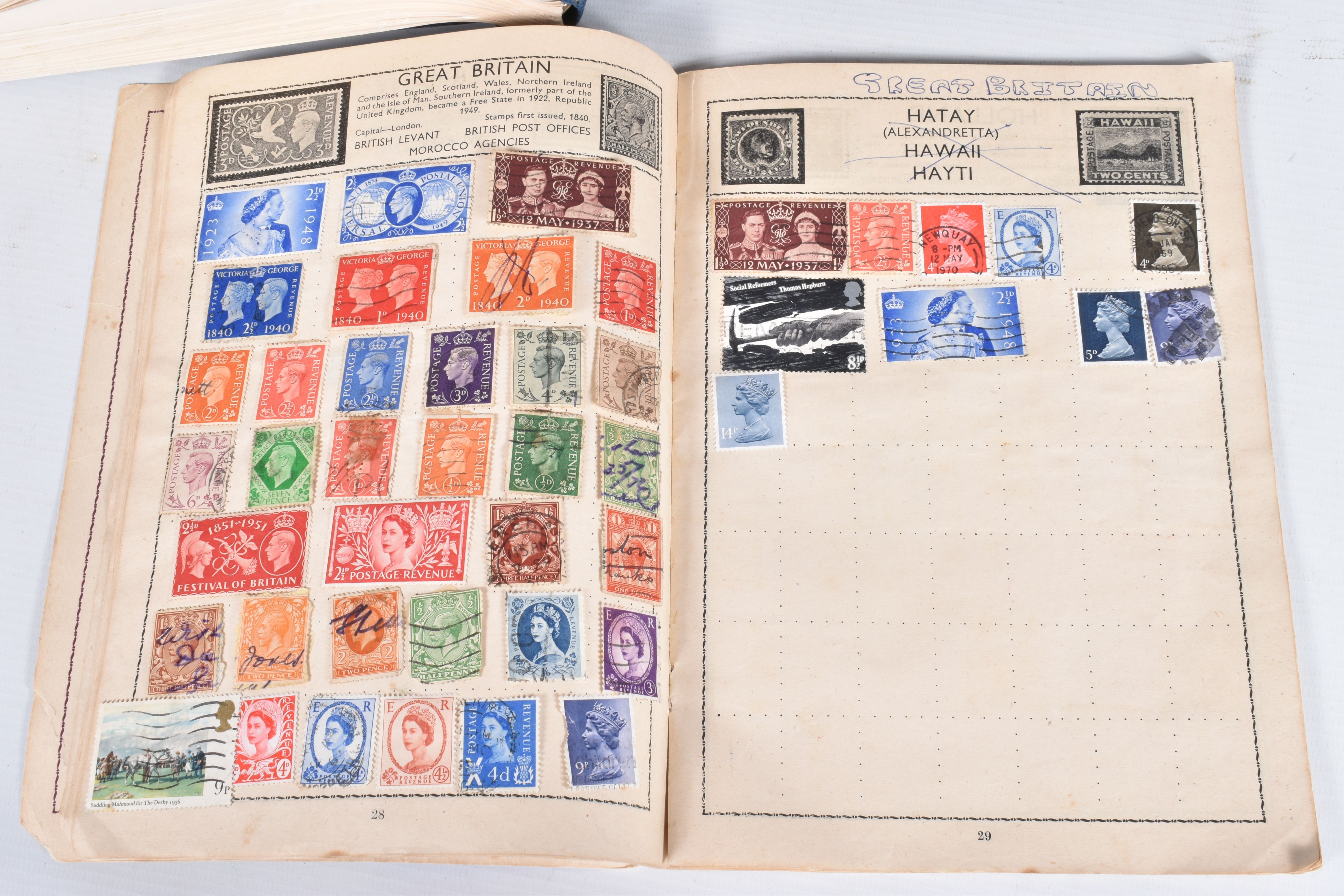 MAINLY COMMONWEALTH MINT AND USED COLLECTION IN TWO JUNIOR TYPE ALBUMS AND FULL SIZED LOOSE LEAF - Image 5 of 7